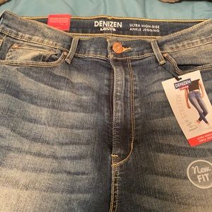 Denizen Levi’s jeans size 14/15